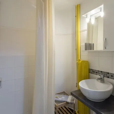 Cozy Hilton Hideaway: & Modern Athens